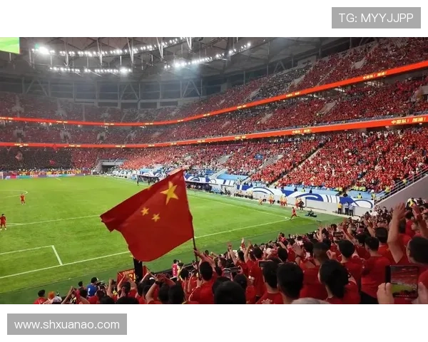 中国足球队勇夺世界杯预选赛首胜 球迷热议新主帅战术调整效果