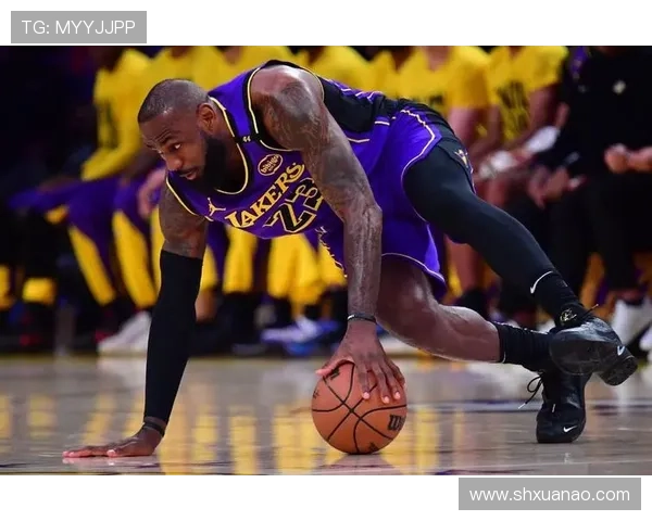 湖人队新赛季前瞻:詹姆斯带队冲击总冠军,年轻球员能否挺身而出 湖人队新赛季前瞻:詹姆斯带队冲击总冠军,年轻球员能否挺身而出