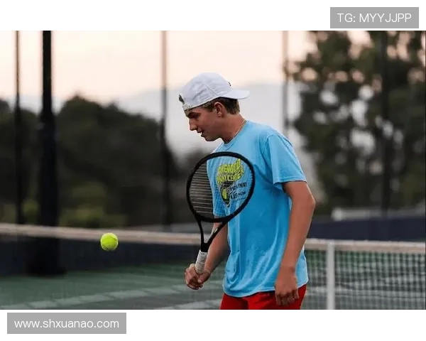 新一代网球天才崛起 曼联举办国际网球赛事吸引全球目光